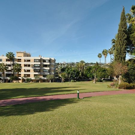 Ferienwohnung Torres De Aloha 2 Bdr Puerto Banus Marbella Exterior foto