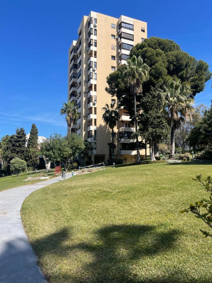 Ferienwohnung Torres De Aloha 2 Bdr Puerto Banus Marbella Exterior foto