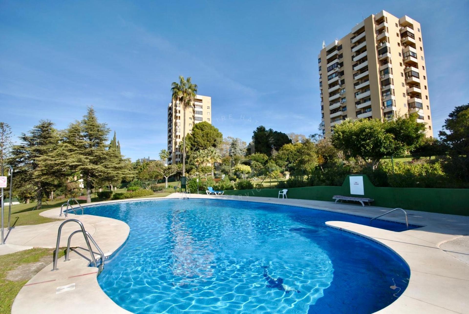 Ferienwohnung Torres De Aloha 2 Bdr Puerto Banus Marbella Exterior foto